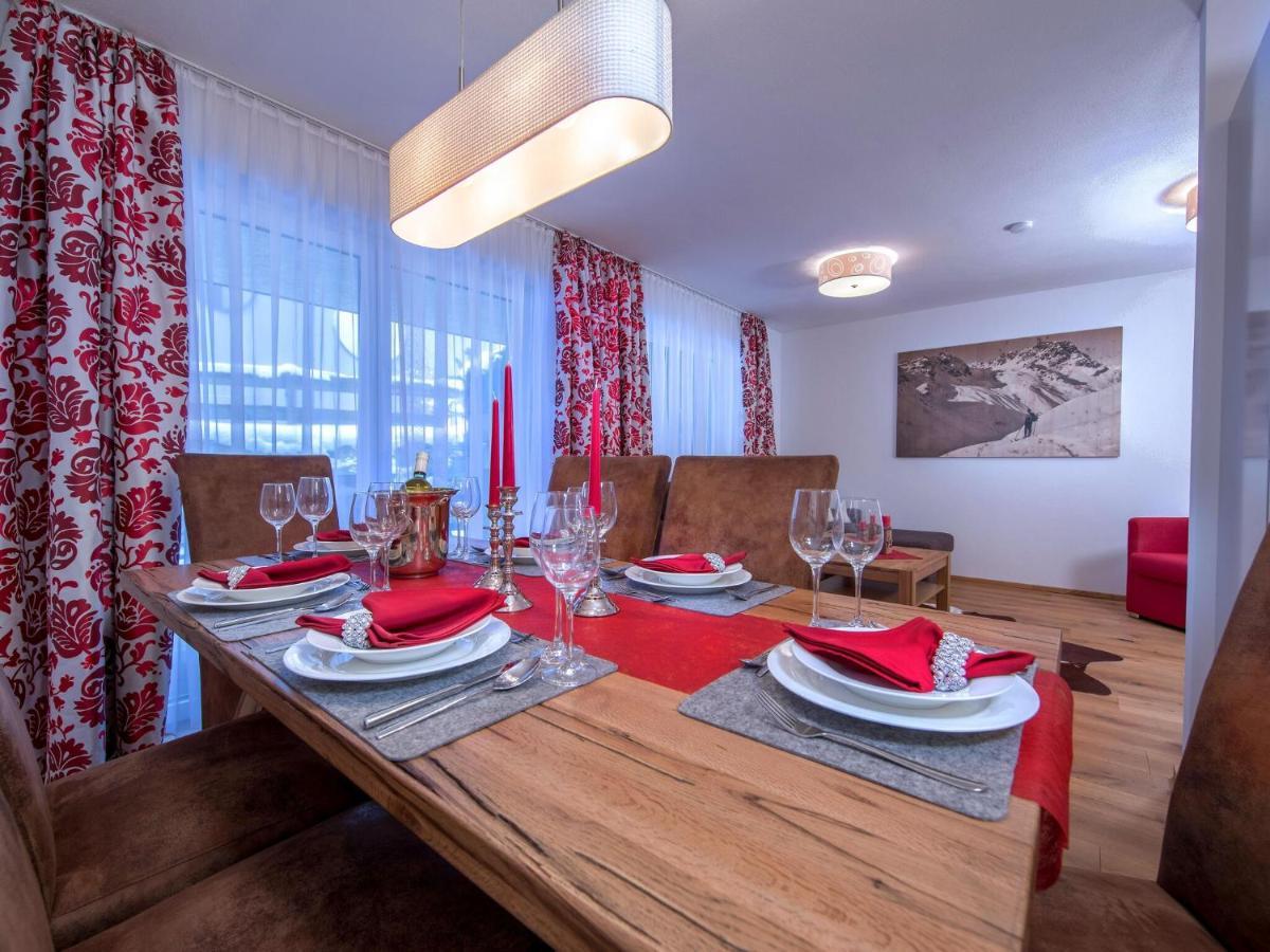 Apartment In Neukirchen With A Carport นอยเคียร์เชน อัม โกรสเวเนดิเกอร์ ภายนอก รูปภาพ