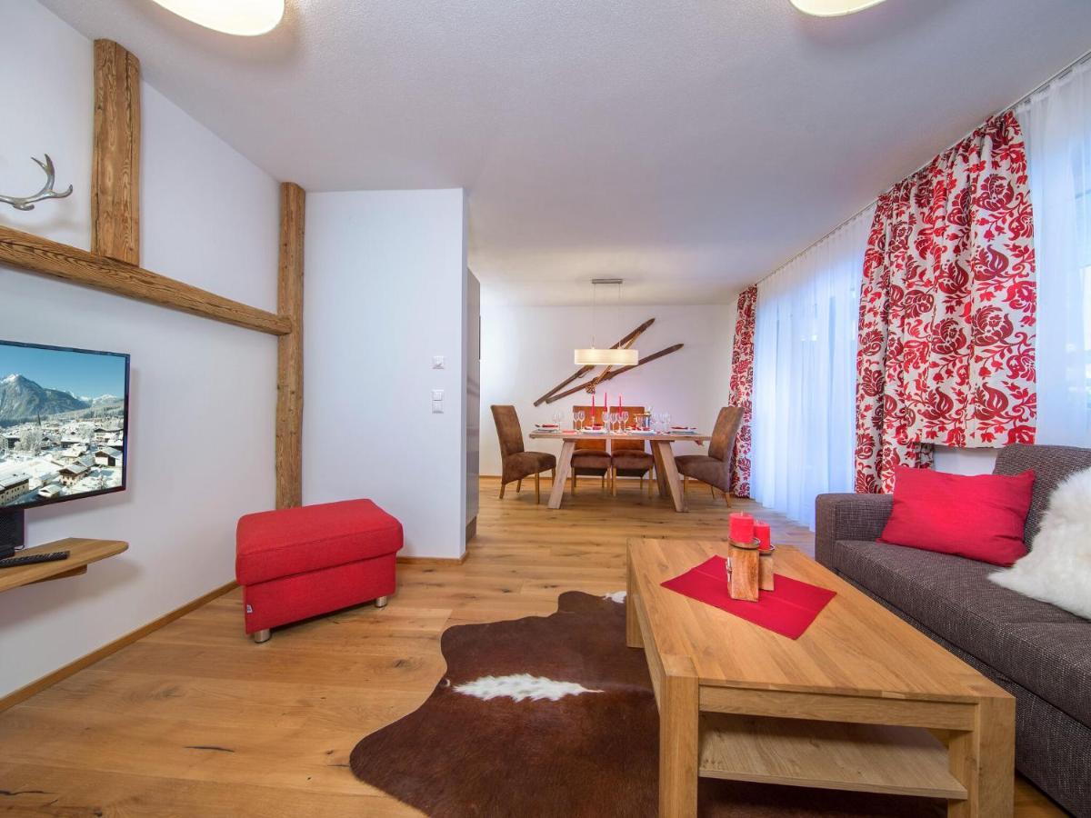 Apartment In Neukirchen With A Carport นอยเคียร์เชน อัม โกรสเวเนดิเกอร์ ภายนอก รูปภาพ
